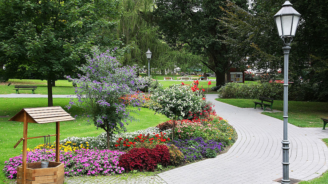 Kurpark mit Gradierwerk